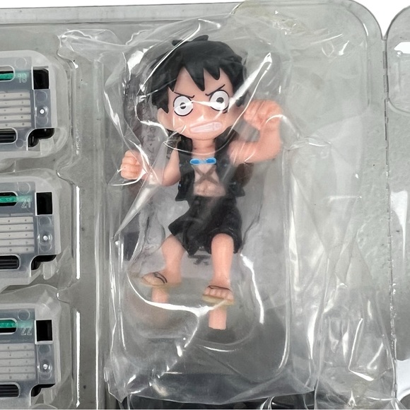 Luffy Xfit 5-Blade Razor One Piece With Holder Stand Anime New - Picture 6 of 6